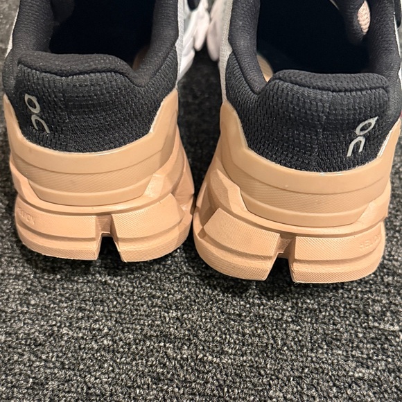 On Running Women's Sneakers - White and pink - Picture 8 of 12